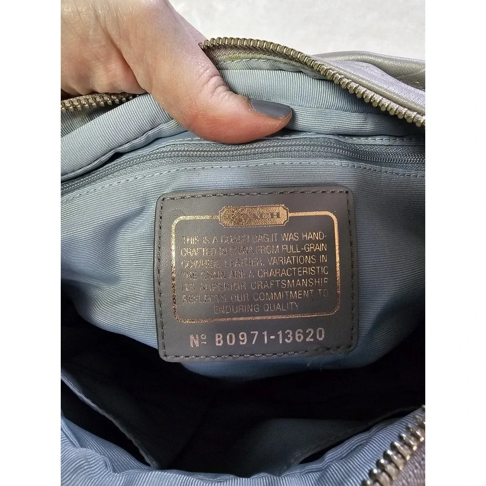 Coach Silver Hobo Shoulder Bag Signature C Logo Pattern‎ Purse